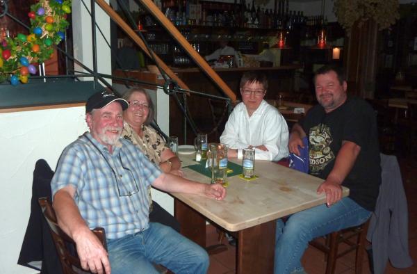28.3.2012 - Spontantreffen in Frankfurt.  Eric, Petra, Minnesota, andie