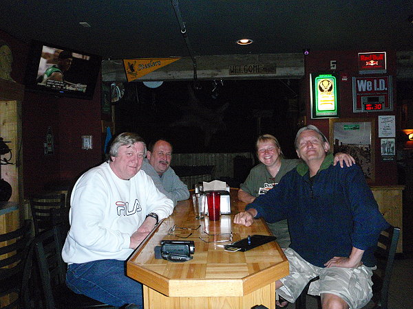 Nochmal frank, Bodo, Uli & Lal@ - in der Wild West Pizzeria in West Yellowstone am 30.5.2012