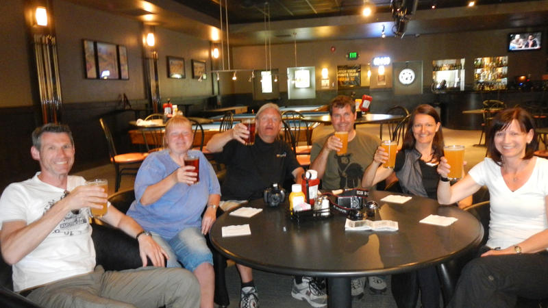 Thomas, Uli, Lal@, Gnter (L.A.Cop), Nina und Alex in Jackson Hole am 3.6.2012