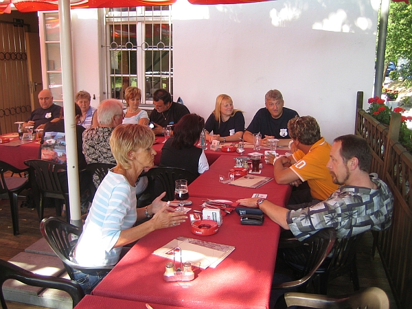 vl.: Kalle, TRaude, Rita, Hannes, Carola, MikeP, Klaudia, Uli, Lal@, J�rn, Hans. Vorne links erstmalig Ingrid.