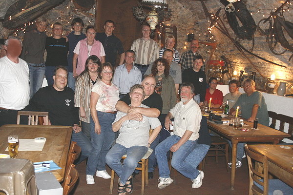 Rolf (Hatchcanyon), Ingrid, Uli, Carsten, Matze, Nirschi, silke (Westernlady), Petra, Busty,Mike, Rita, Kalle, Daniel, Uwe�s Frau/Freundin, Uwe, Antje, Eric, Peter, Otto, Nicole, Mikest, Lal@