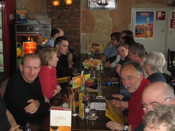Volker, Anja, Waldi, die 5 Fragezeichen, Mike, Ingrid, Bernd, Kalle, Rita's Stirn